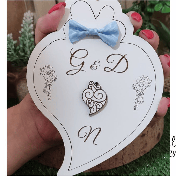 Viana Heart Invitation with lid 3