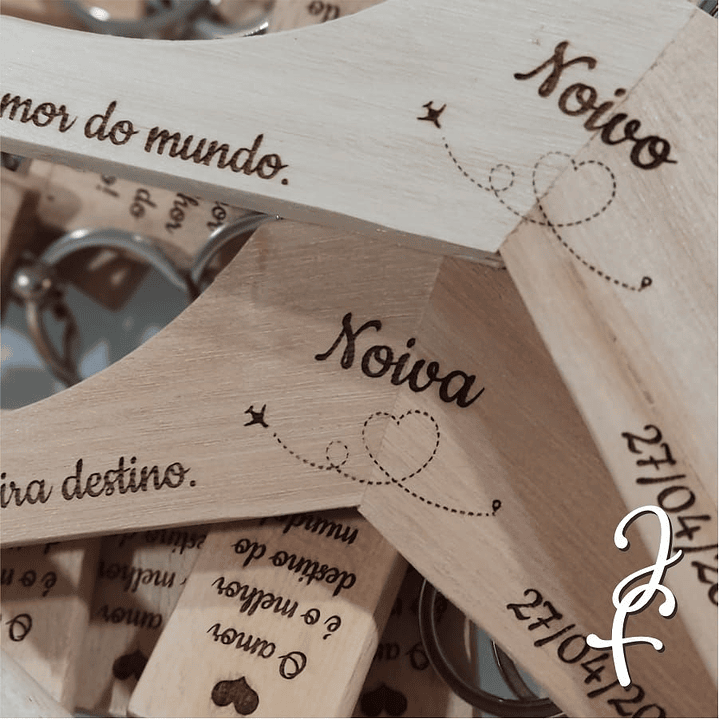 Percha de madera personalizada 5