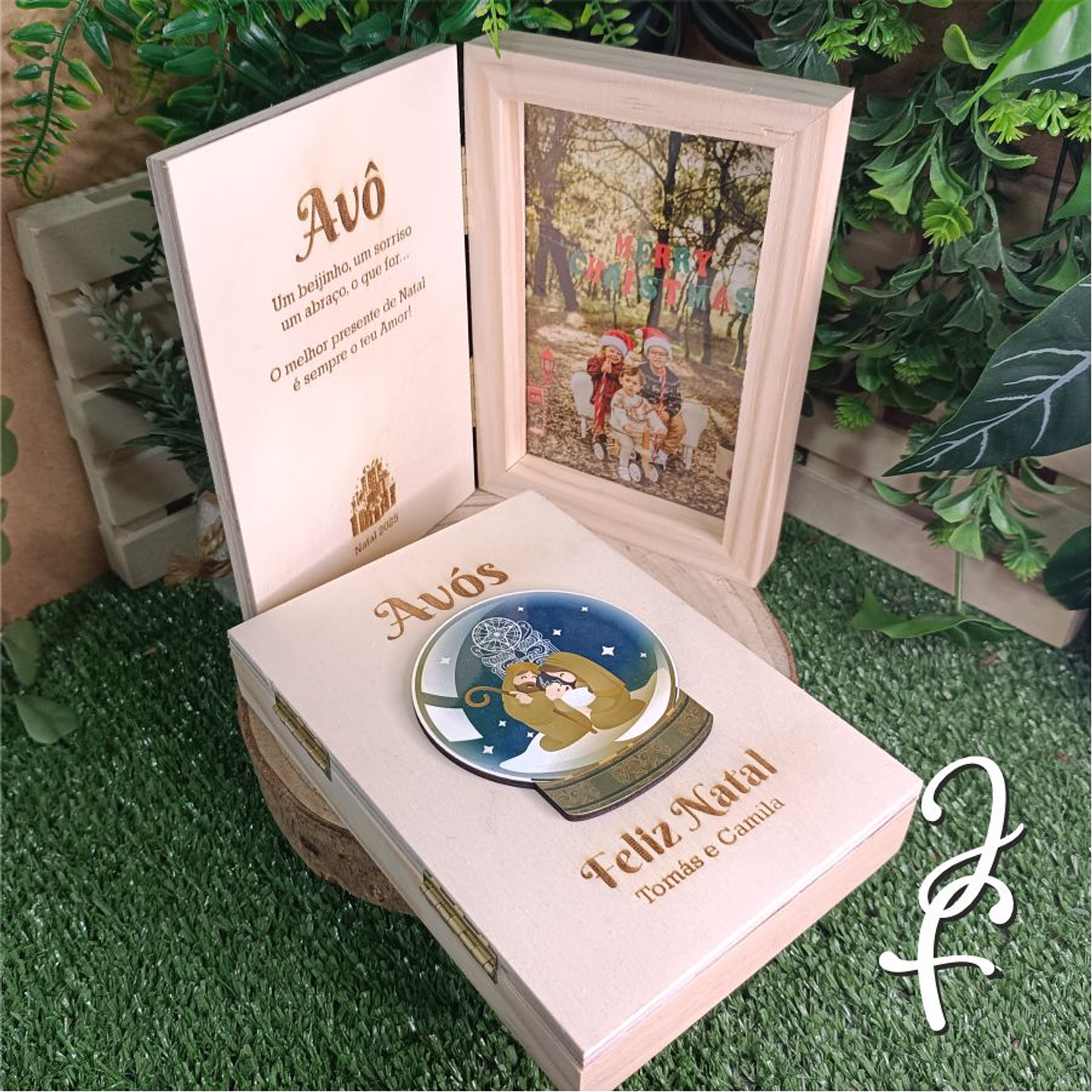 Moldura Fotografia Natal Presépio no Globo 1