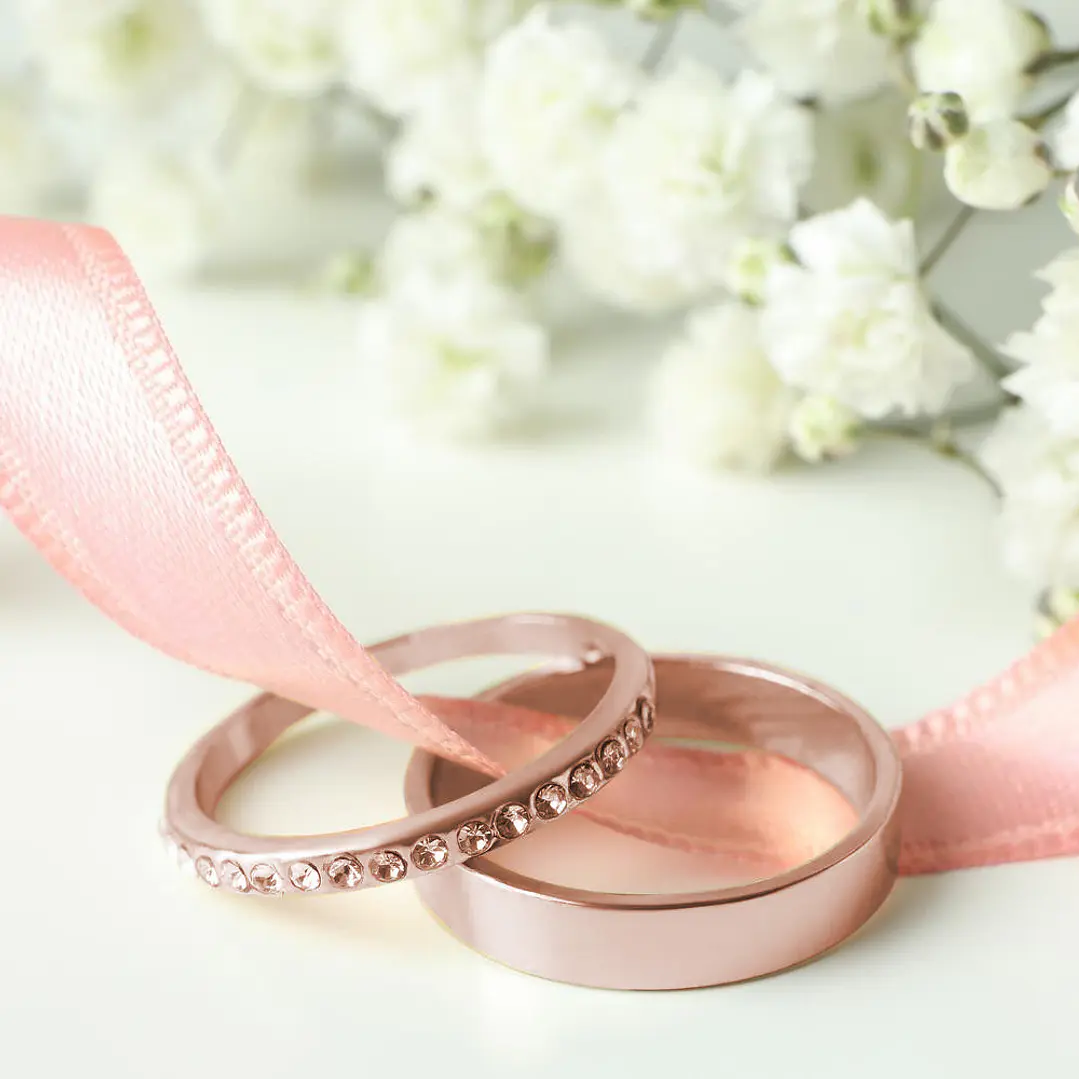 Wedding rings with white diamonds 3