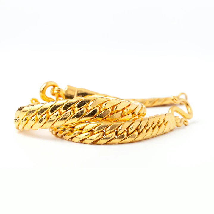 Golden bangled bracelet with braid design 1