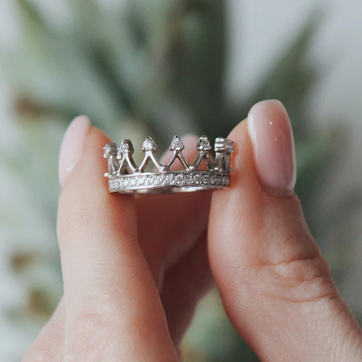 Crown design platinum ring 1