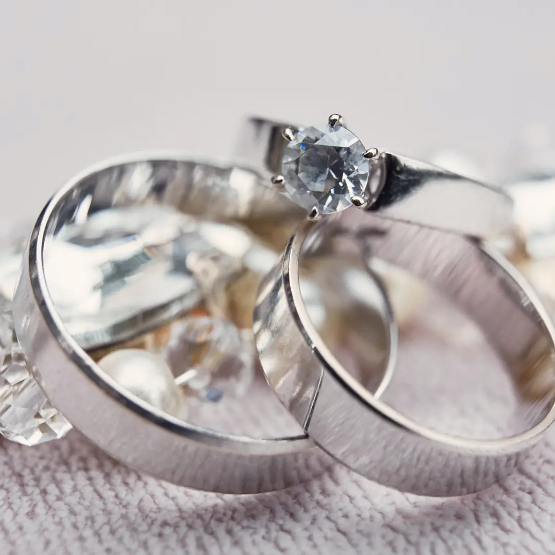 Classy silver White Gold wedding rings 1