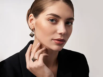 The Art of Choosing Jewelry That Feels Like You