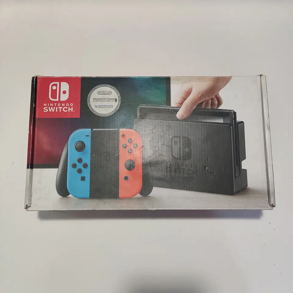 Nintendo Switch + The Legend of Zelda: Breath of the Wild 5