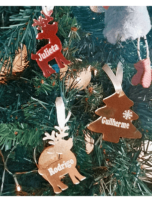 Enfeite Acrílico Rena e Pinheiro (7cm)