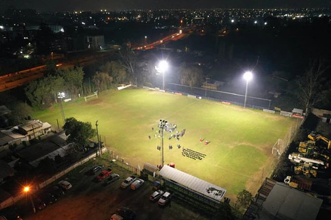 Cancha de Futbol pasto natural + Camarines