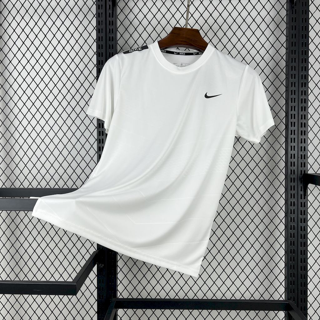 Camisola Nike Essentials Dri-FIT 1