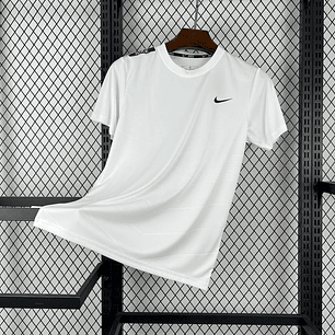 Camisola Nike Essentials Dri-FIT
