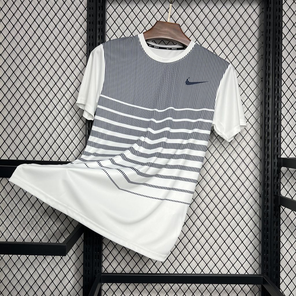 Camisola Nike Essentials Dri-FIT 1