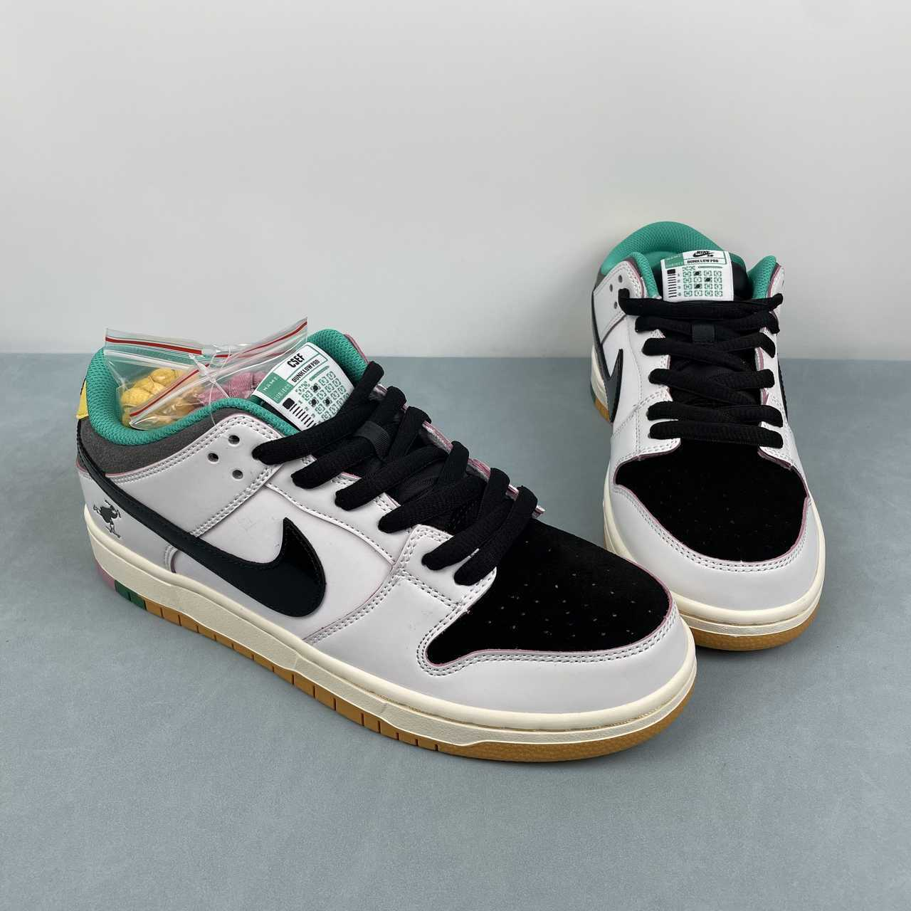Sapatilhas Nike Dunk Low 1