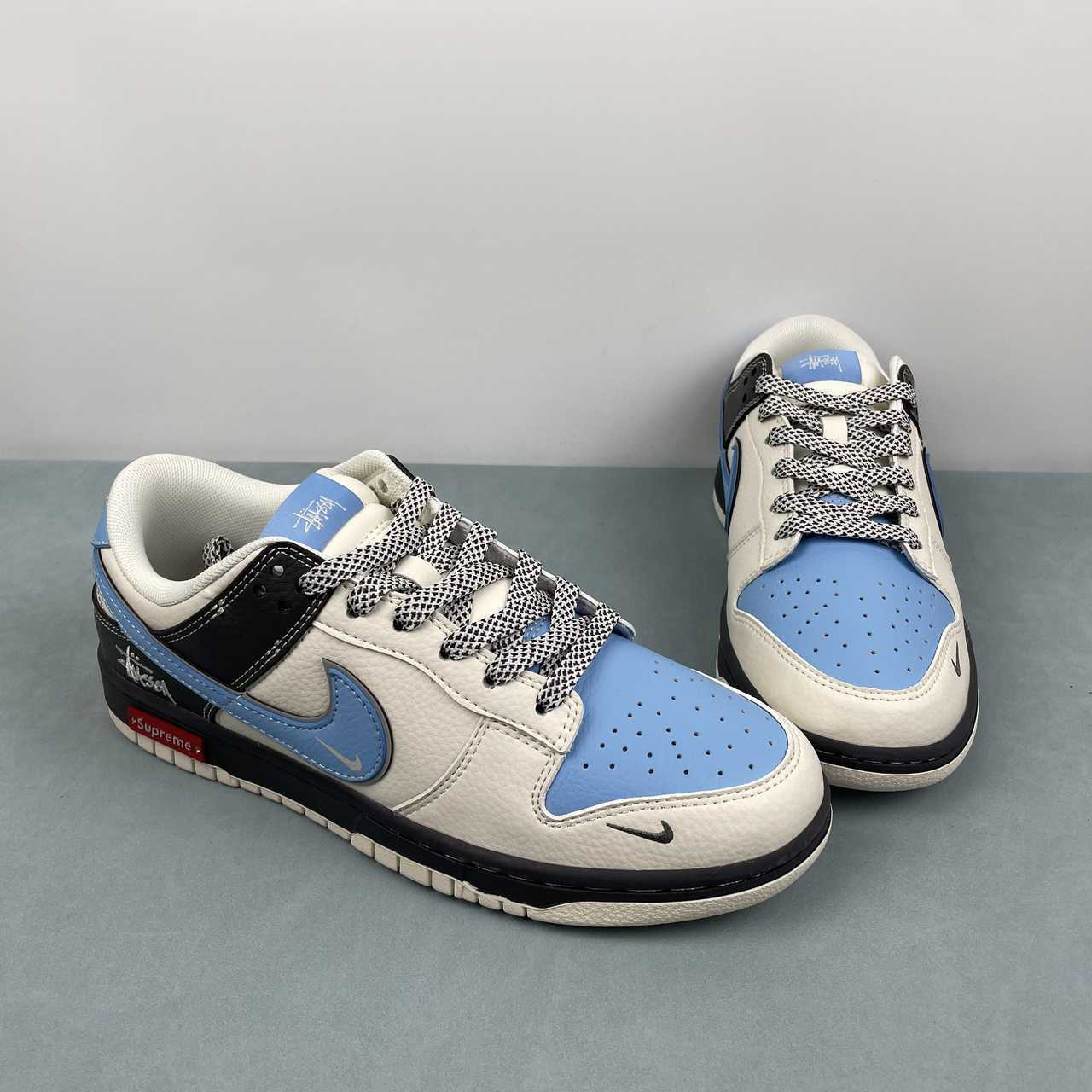 Sapatilhas Nike Dunk Low X Stussy 1