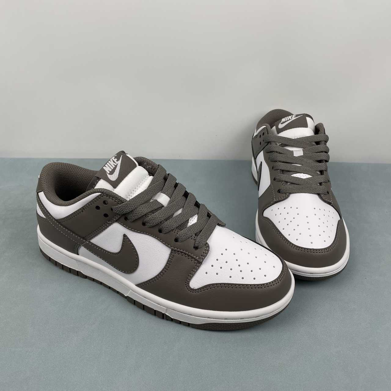 Sapatilhas Nike Dunk Low 1