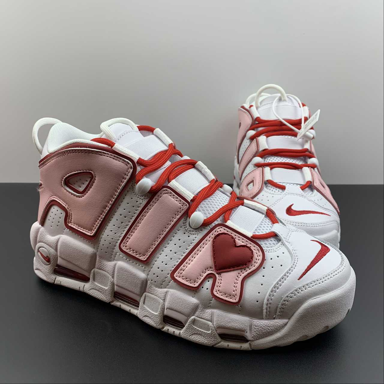 Sapatilhas Nike UpTempo 1