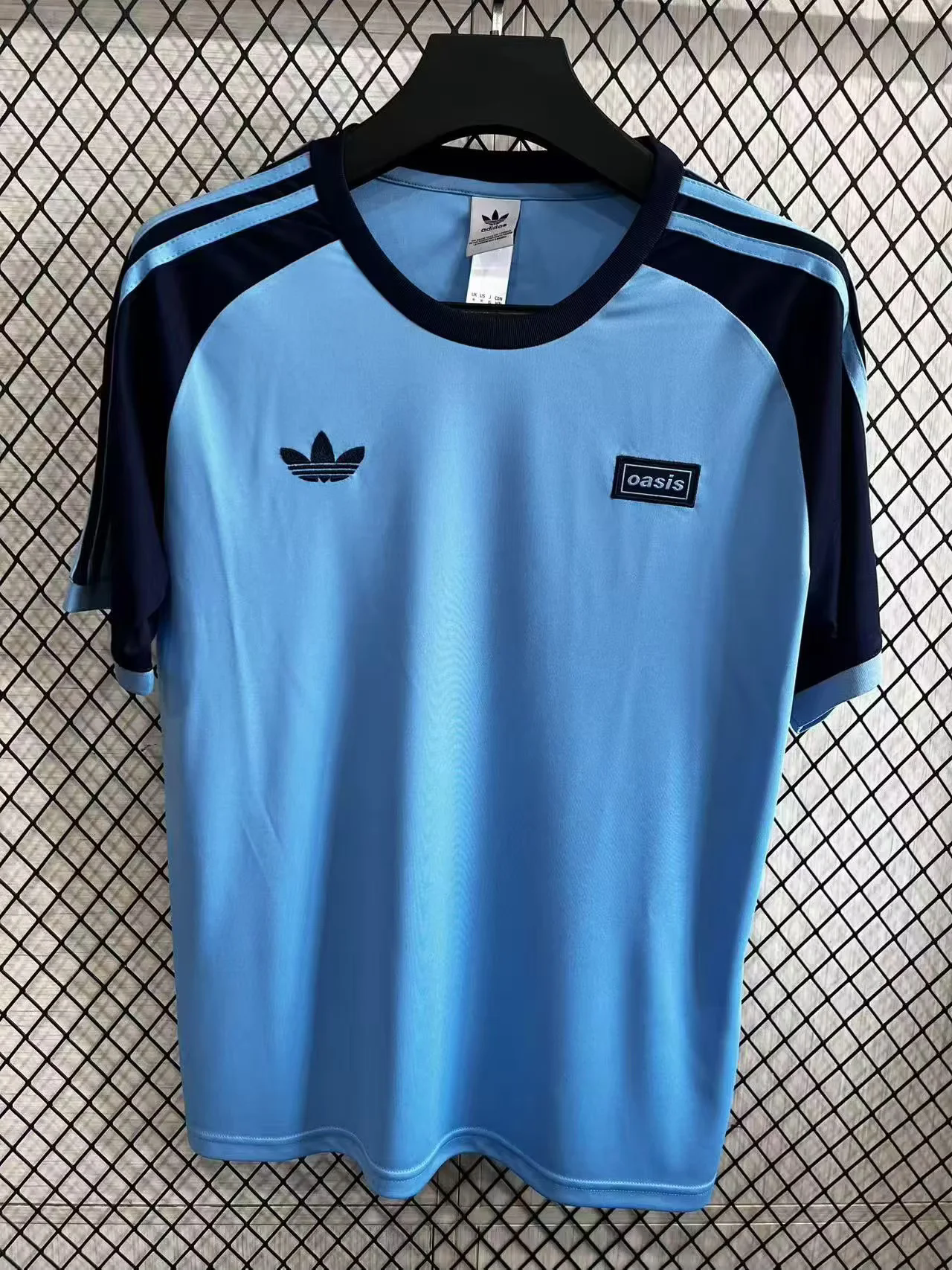 Camisola Adidas Oasis Live '25 Tour 1
