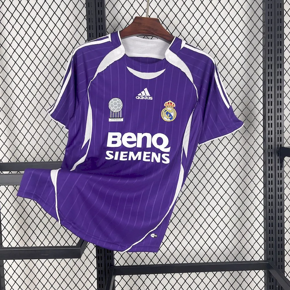 Camisola Retro Real Madrid C.F. Terceira 2006/07 1