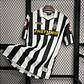 Camisola Retro Juventus F.C. Principal 2001/02 - thumbnail 1