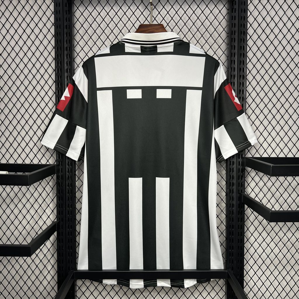 Camisola Retro Juventus F.C. Principal 2001/02 2
