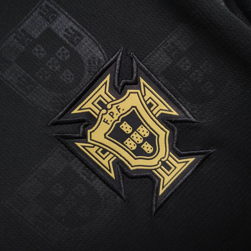 Camisola Portugal Edição Especial Pantera Negra - Manga Comprida 3