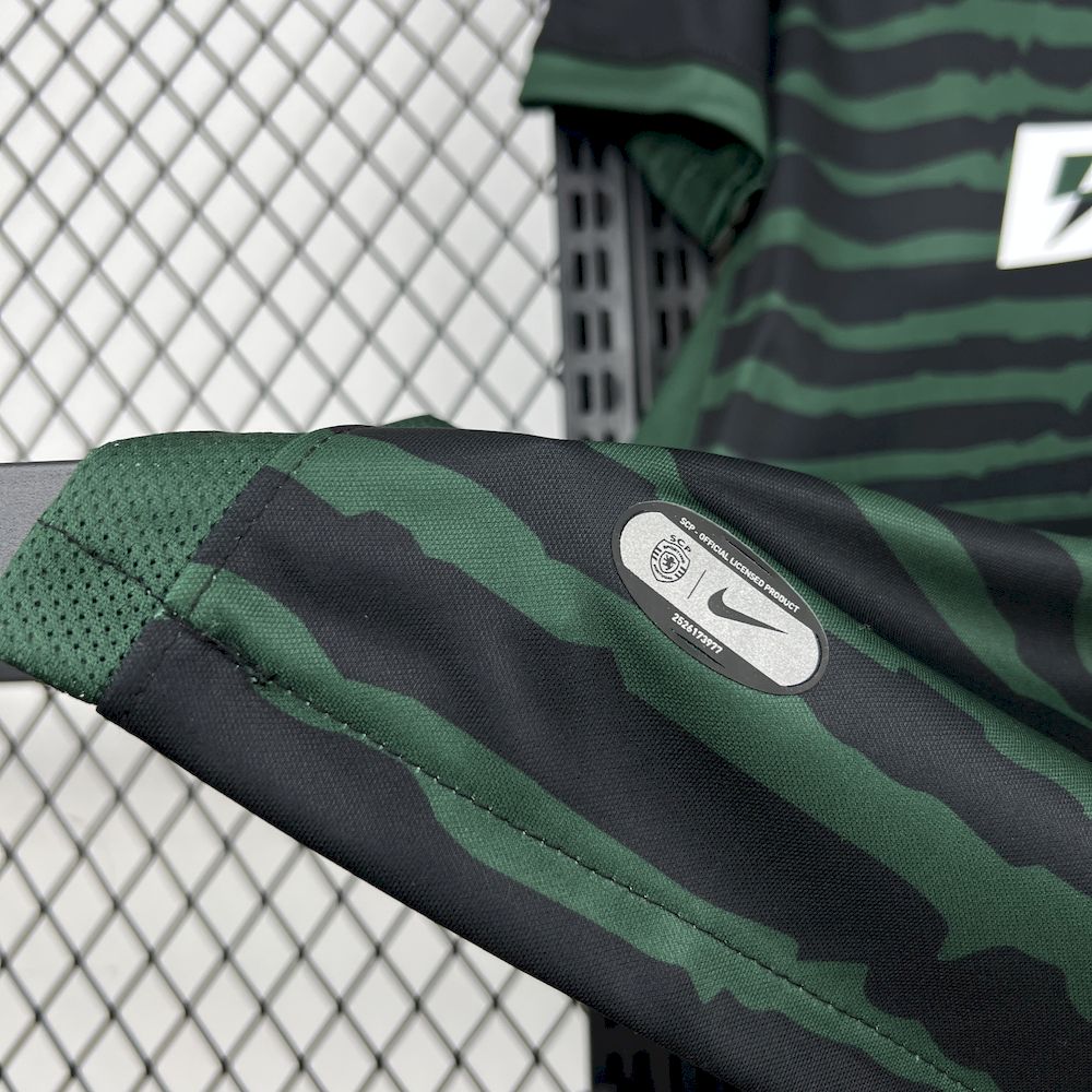 Camisola Sporting C.P. Natal 25/26 5