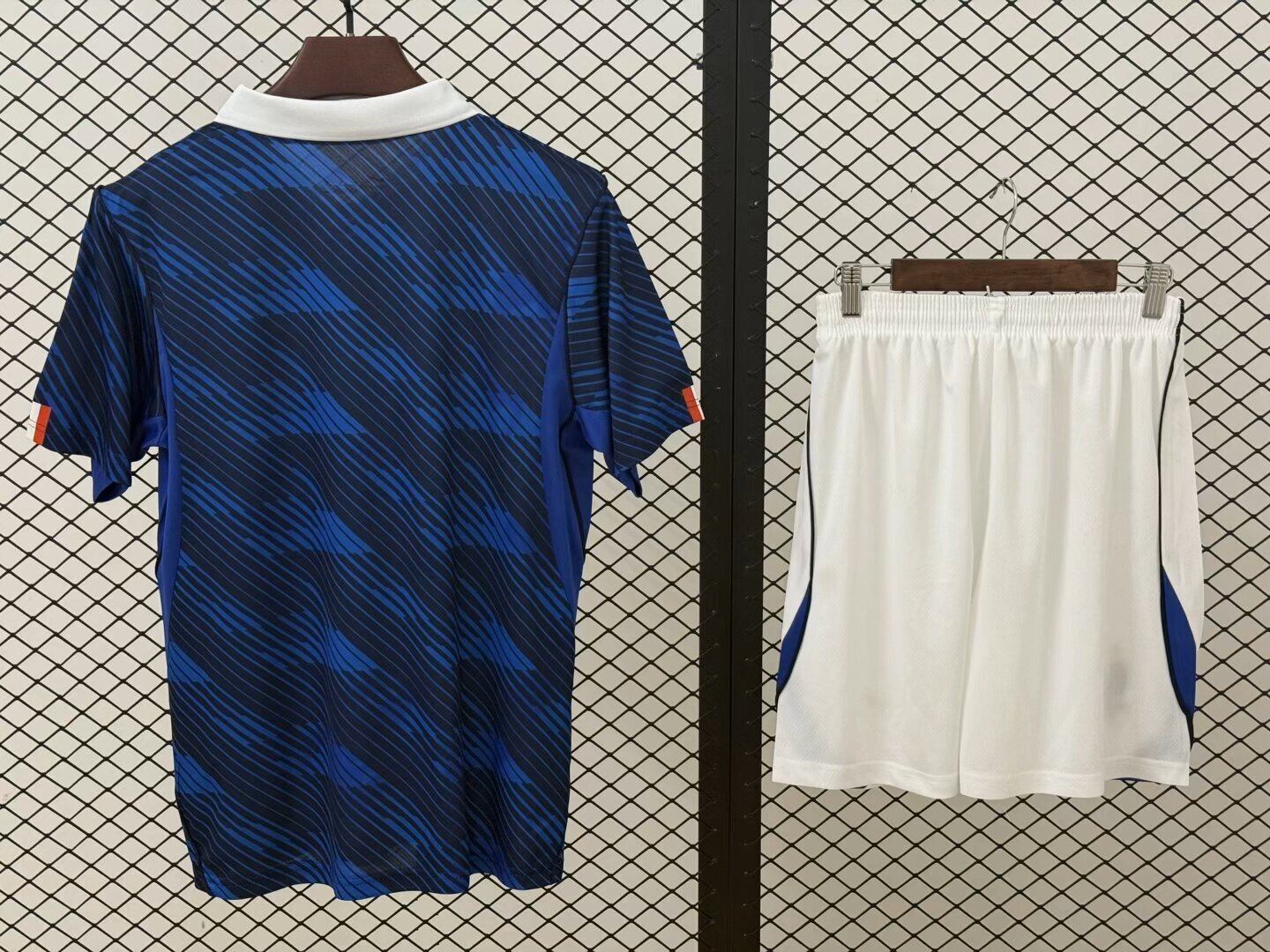 Equipamento Criança França Principal 2026 2