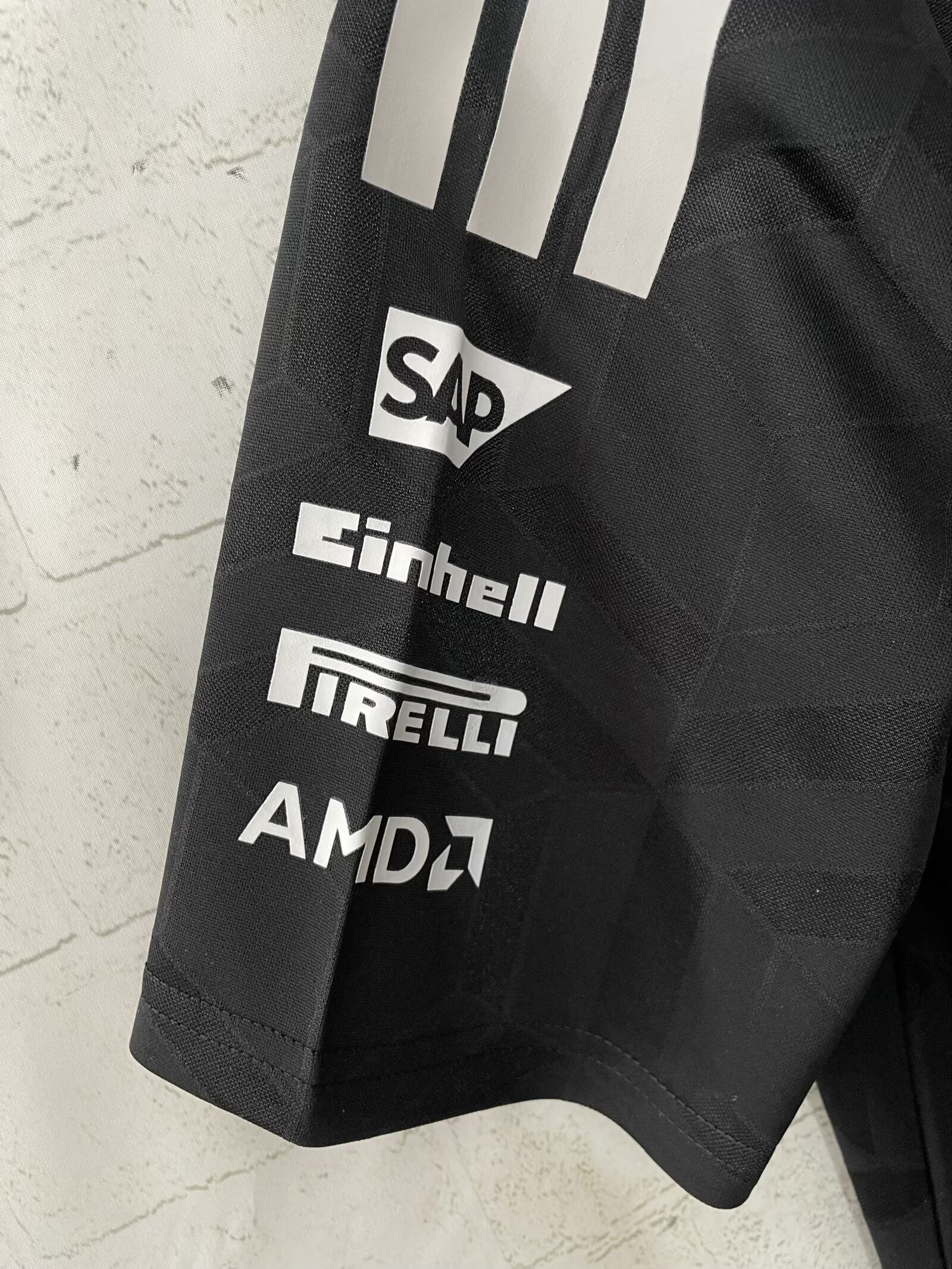 Camisola Mercedes AMG Petronas 2026 4