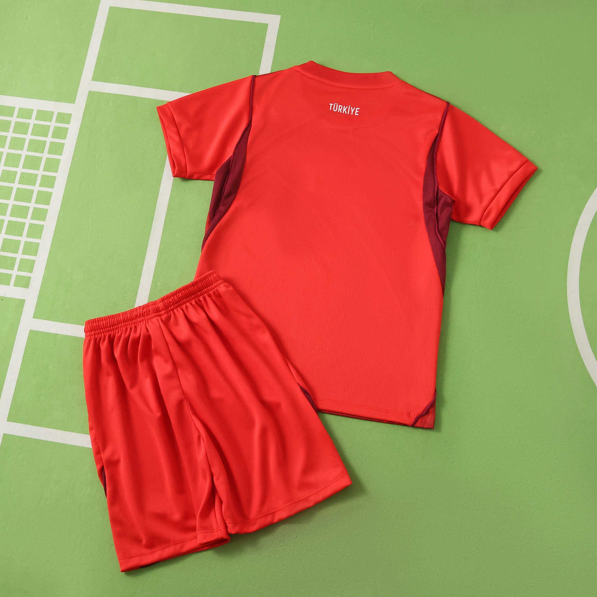 Equipamento Criança Turquia Principal 2026 2