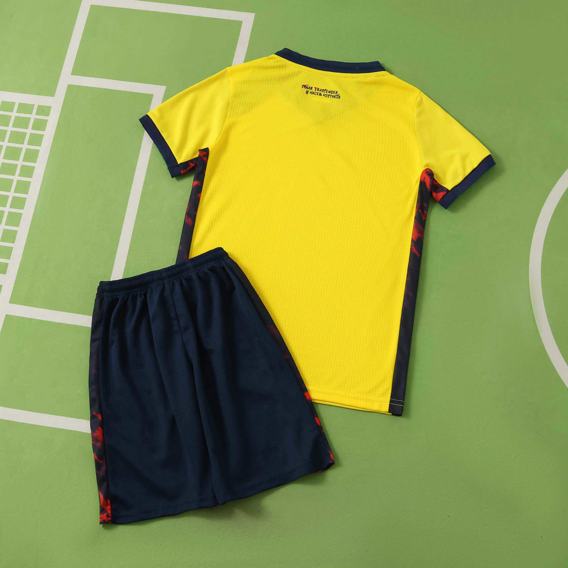 Equipamento Criança Equador Principal 2026 2