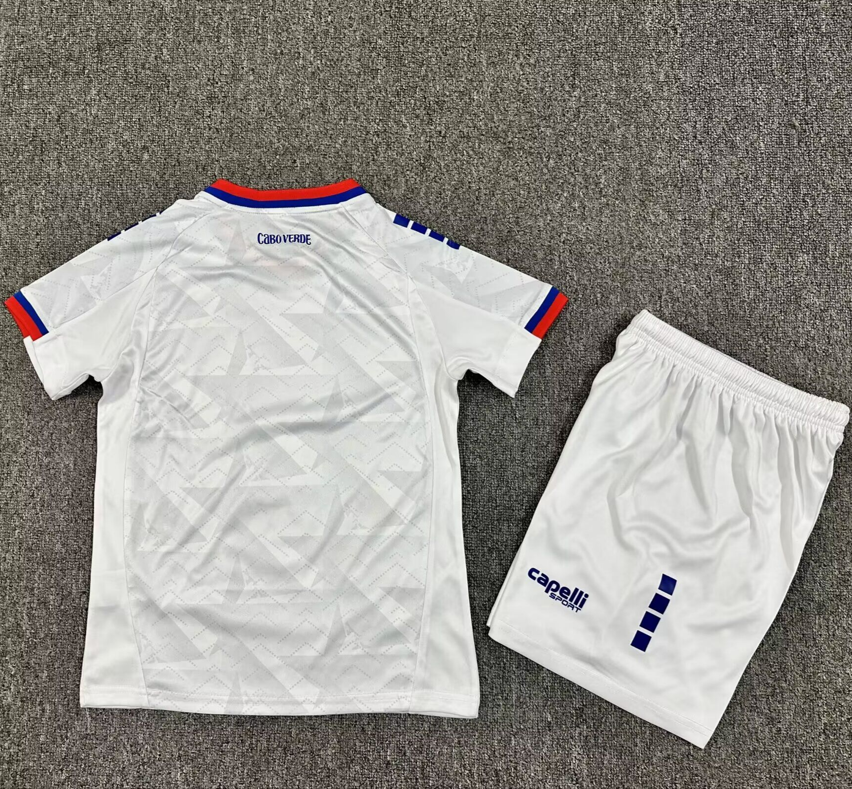 Equipamento Criança Cabo Verde Alternativo 2026 2