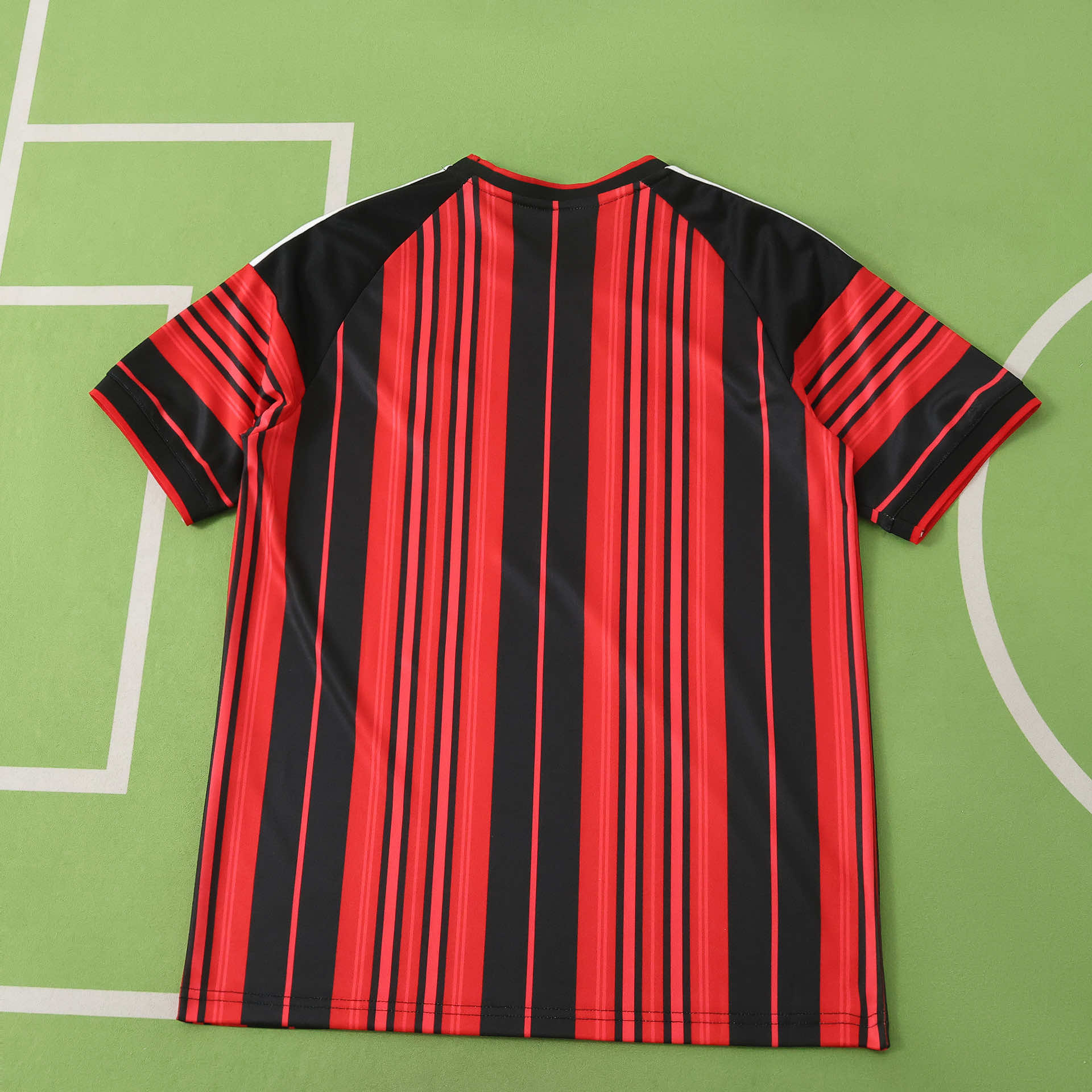 Camisola Eintracht Frankfurt Principal 26/27 2