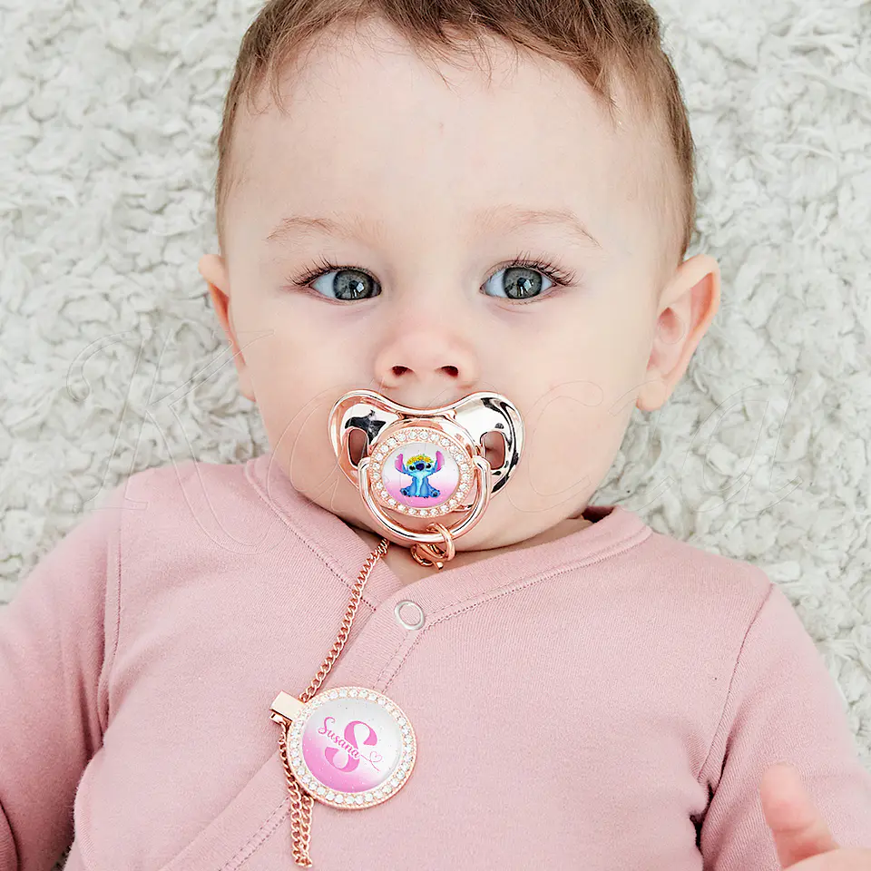 Chupeta Personalizada com Prendedor Strass Stitch com Nome 1