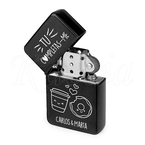 Isqueiro Preto Personalizado Tu Completas-me Café Donut com Nomes