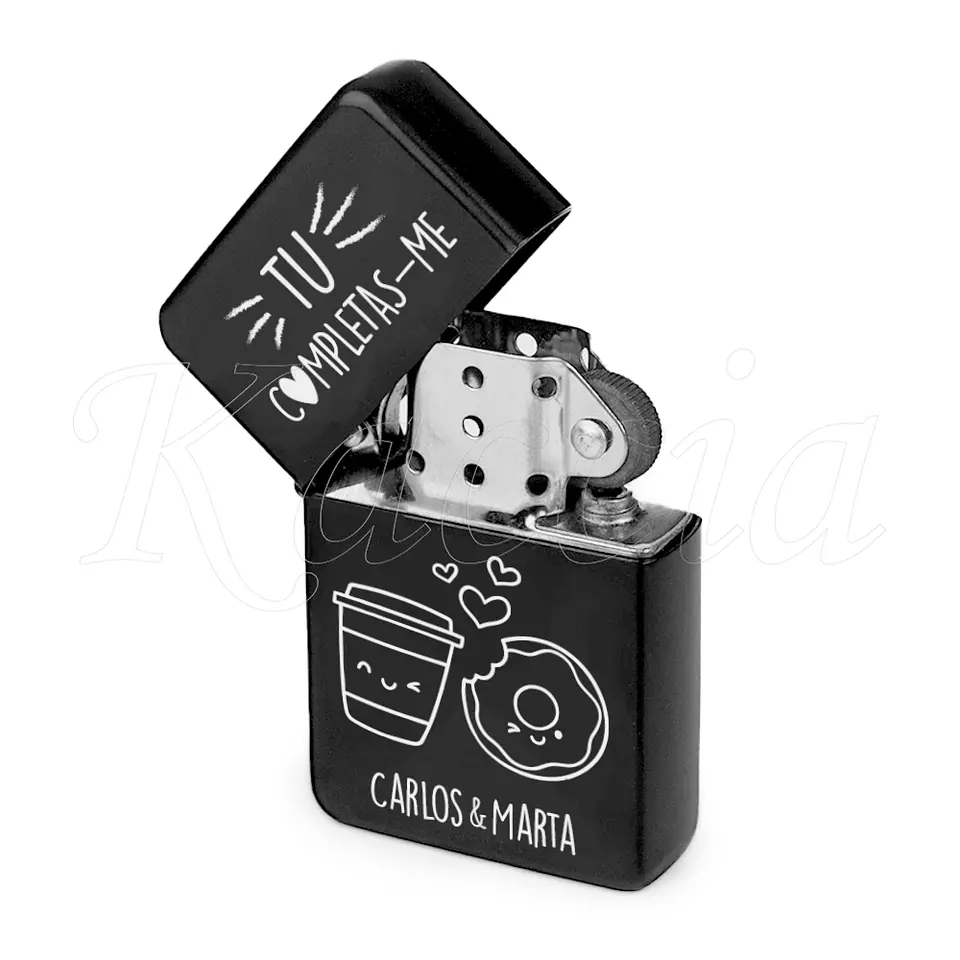 Isqueiro Preto Personalizado Tu Completas-me Café Donut com Nomes 1