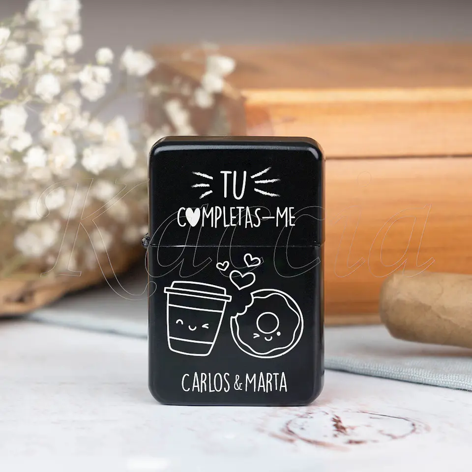 Isqueiro Preto Personalizado Tu Completas-me Café Donut com Nomes 2