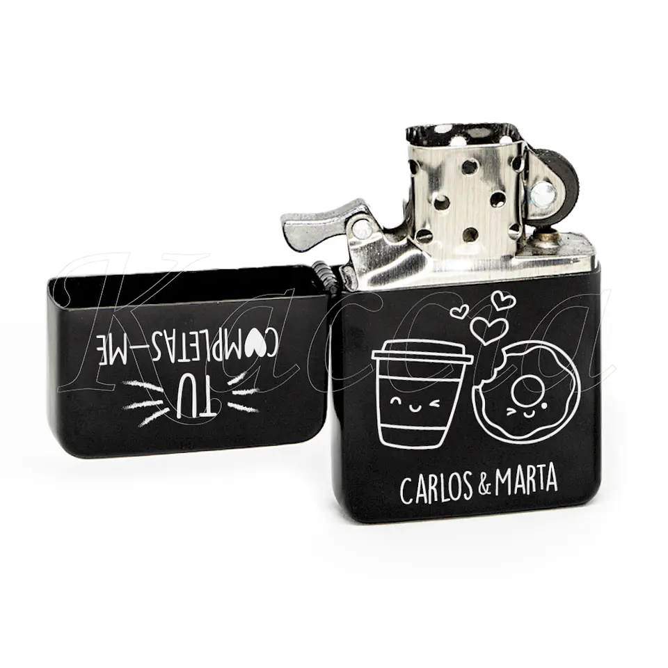 Isqueiro Preto Personalizado Tu Completas-me Café Donut com Nomes 3