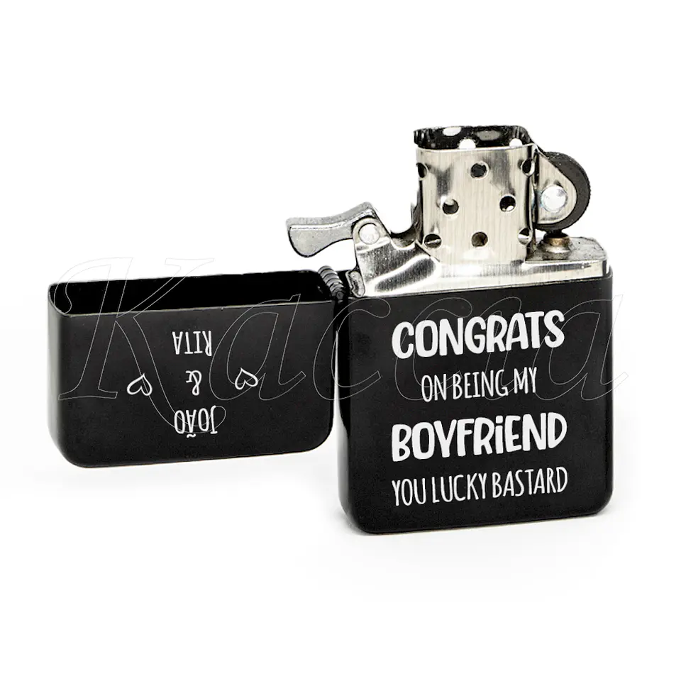 Isqueiro Preto Personalizado Congrats Boyfriend com Nomes 3