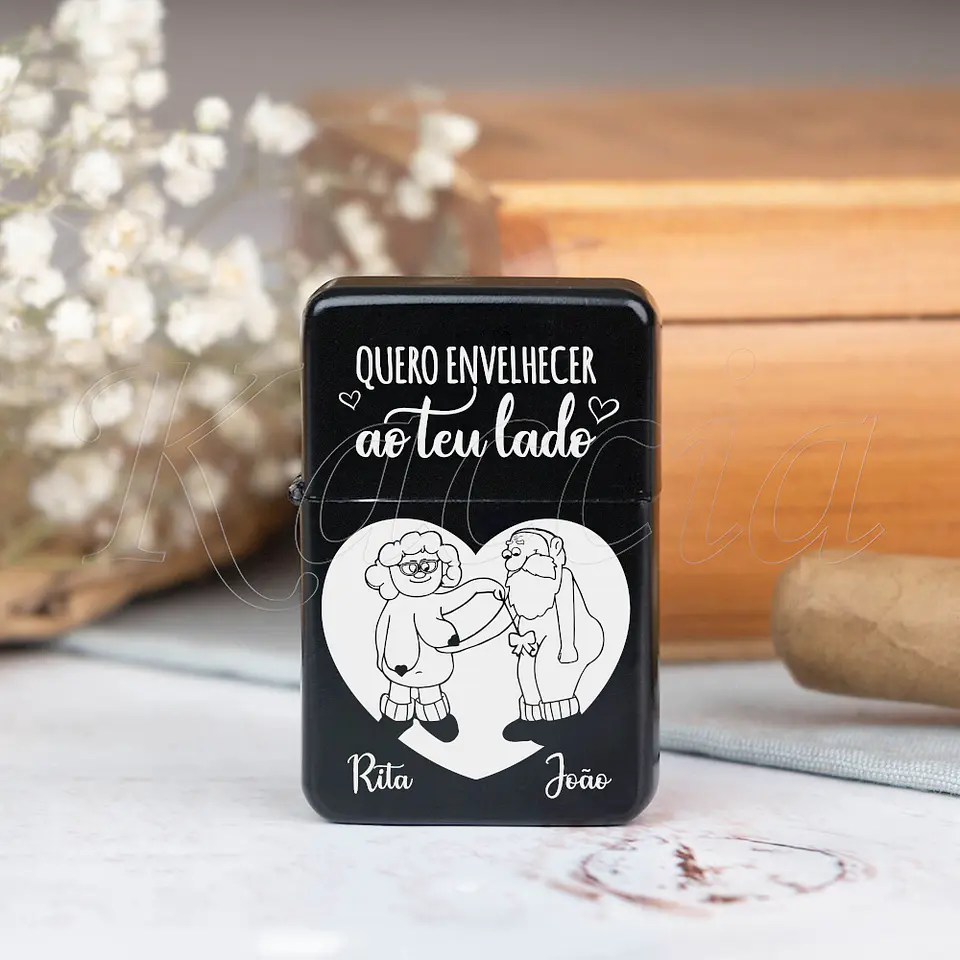 Isqueiro Preto Personalizado Quero Envelhecer ao Teu Lado Com Nomes 2