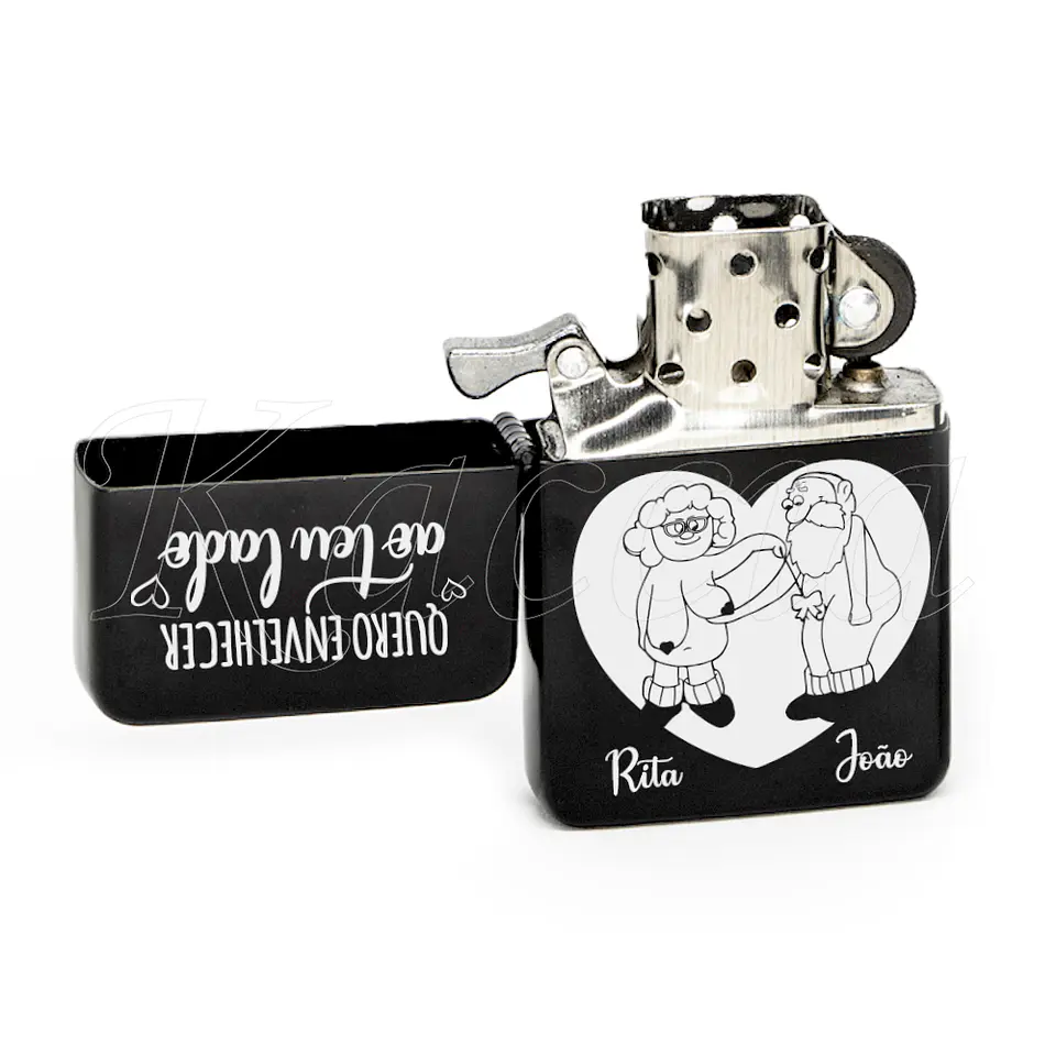 Isqueiro Preto Personalizado Quero Envelhecer ao Teu Lado Com Nomes 3