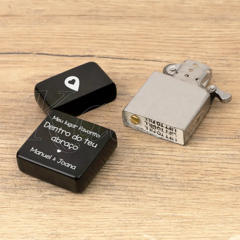 Isqueiro Preto Personalizado Dentro Do Teu Abraço Com Nomes 4