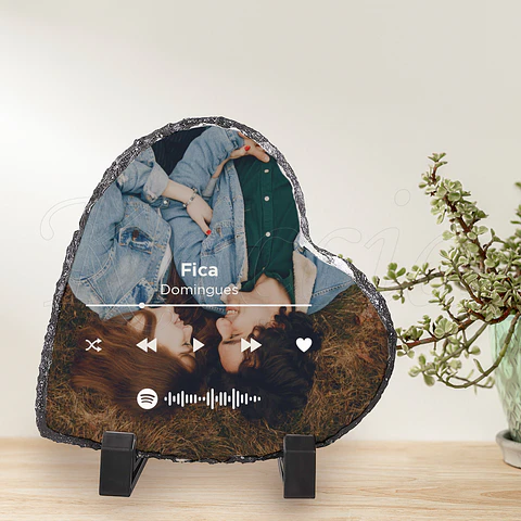 Moldura Spotify Personalizada com Foto Pedra Coração