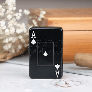 Isqueiro Preto Personalizado Carta Ás de Espadas
