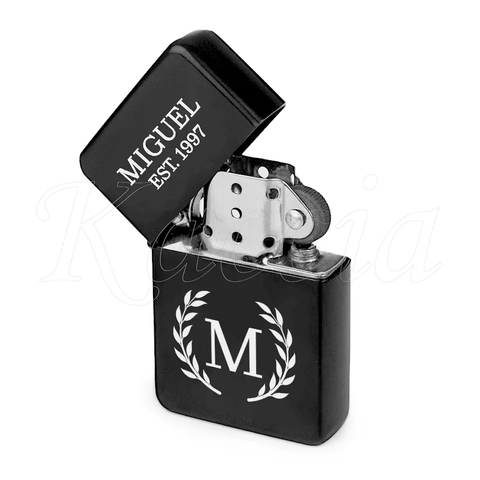 Isqueiro Preto Personalizado com Inicial 1