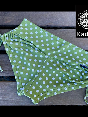 Short Hot Yoga  Green Dots