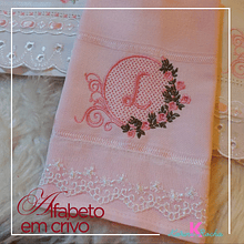 Alfabeto moldura floral em crivo-ARQUIVOS DIGITAL