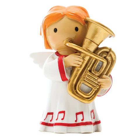 Anjo Julho com tuba