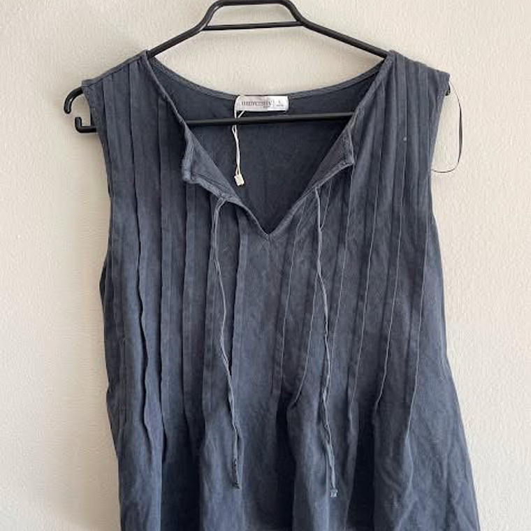 Polera University Club 1