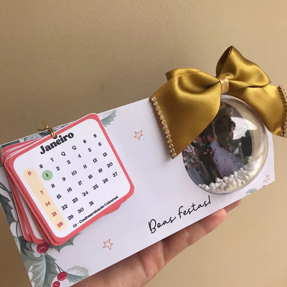 ARQUIVO DE CORTE CALENDÁRIO DE MESA BOLA ACRILICA 2024 1