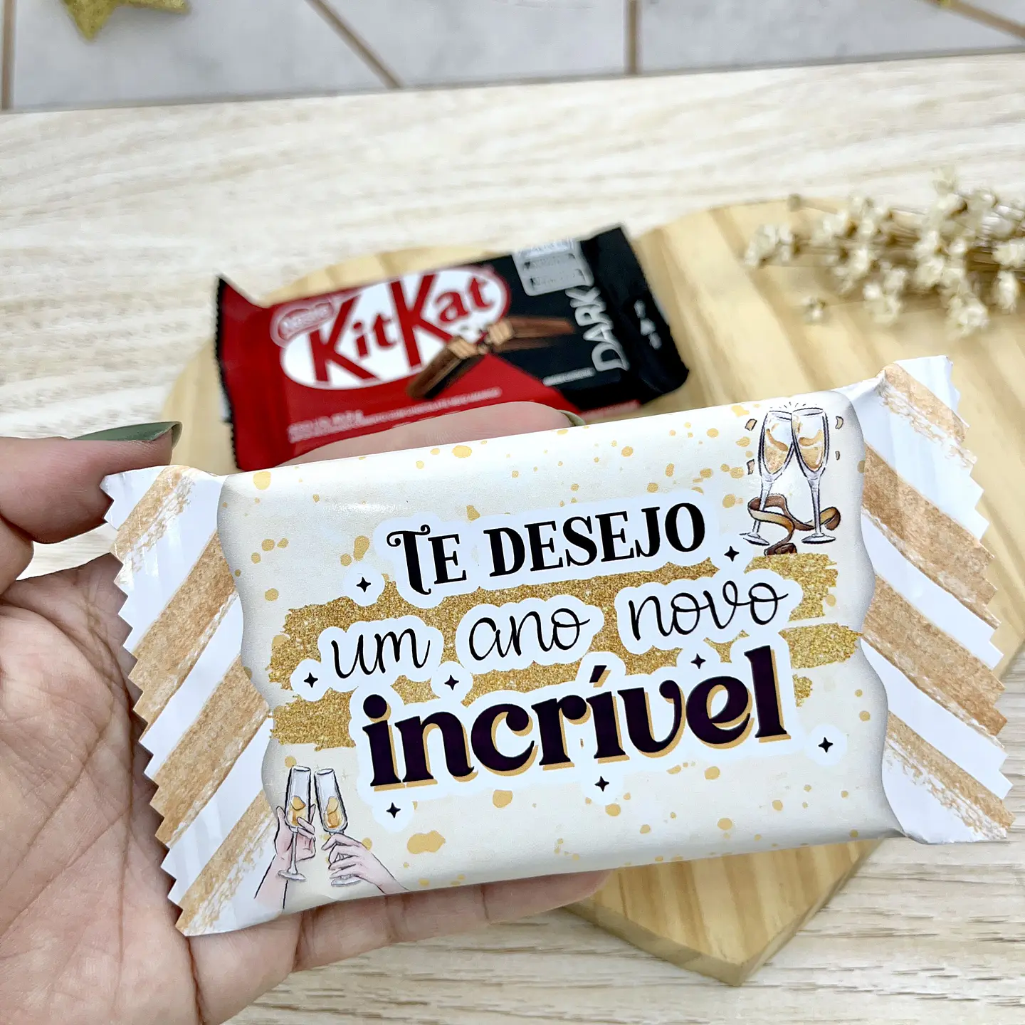 Arquivo de Corte Embalagem Kit Kat Ano Novo - MADI 6
