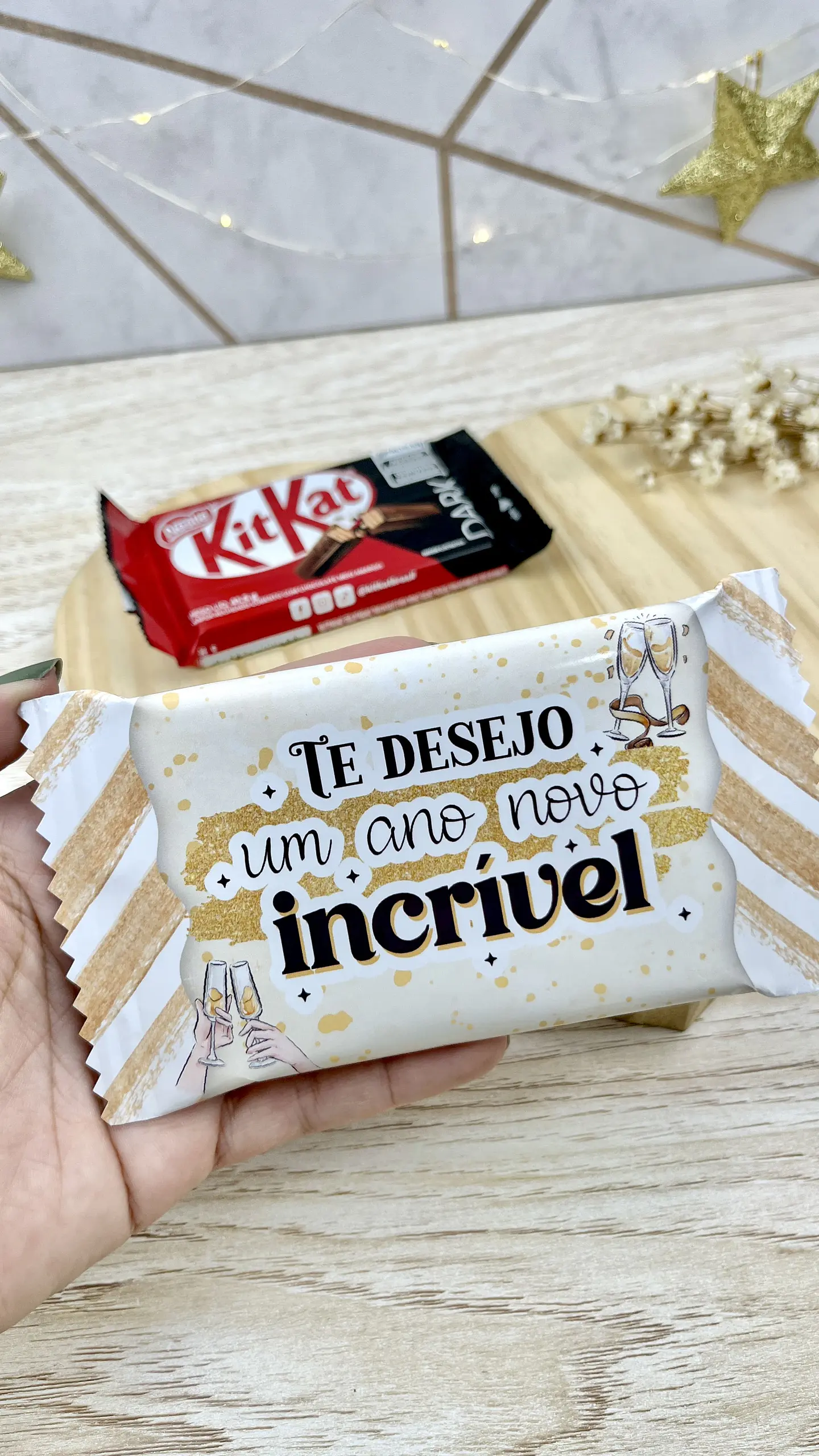 Arquivo de Corte Embalagem Kit Kat Ano Novo - MADI 7