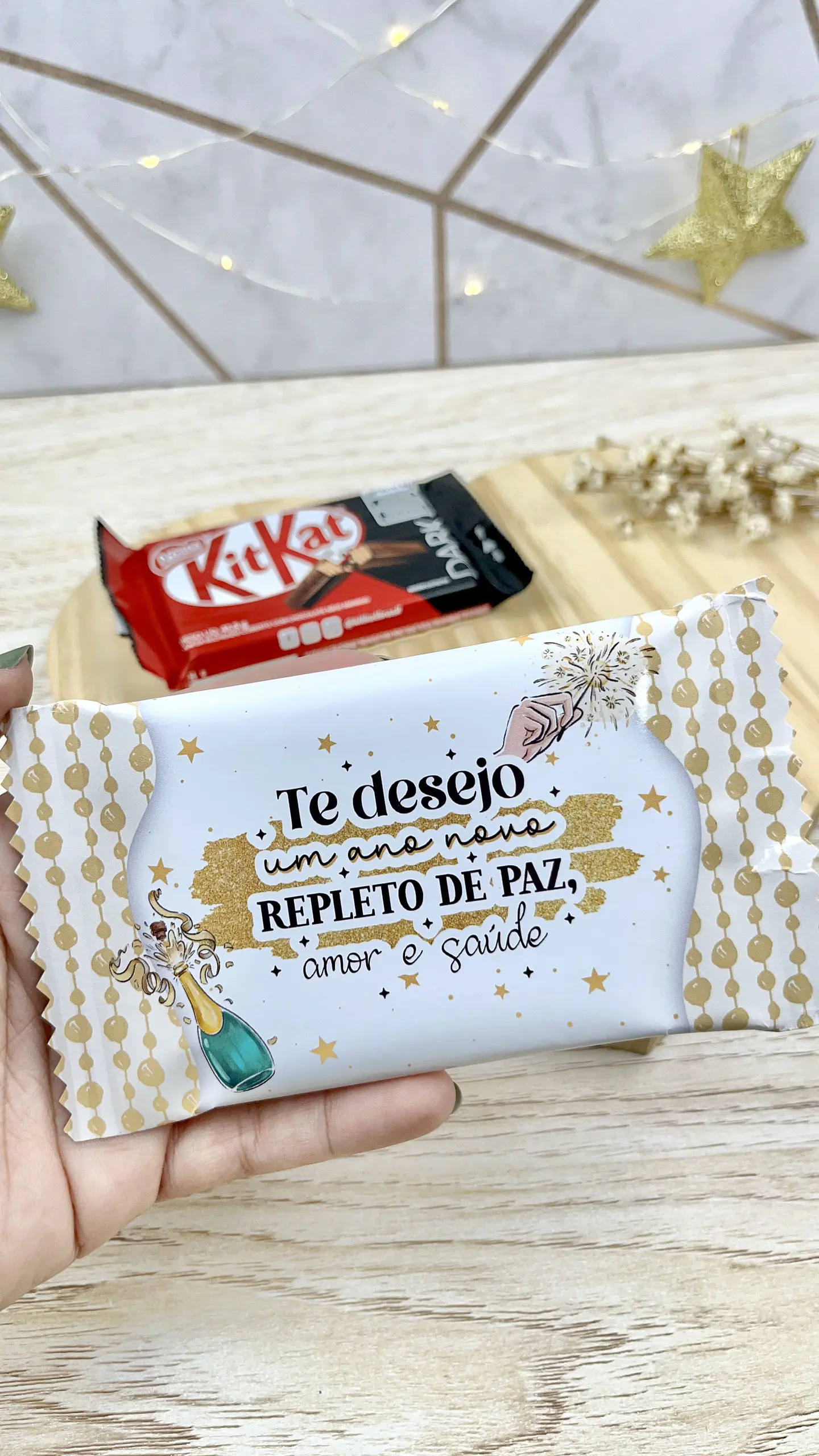 Arquivo de Corte Embalagem Kit Kat Ano Novo - MADI 8